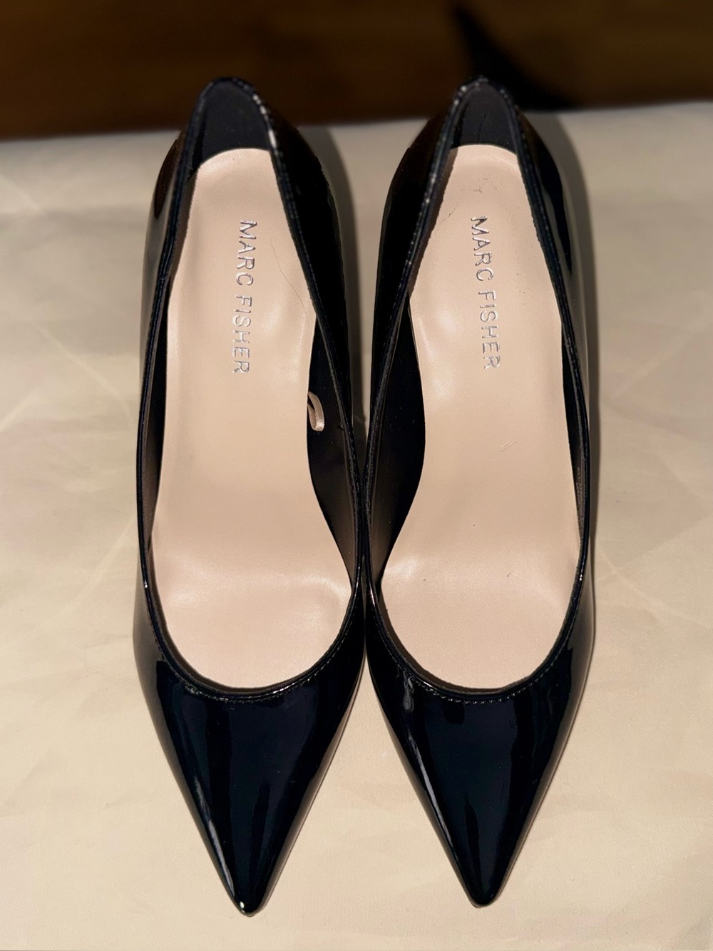 Marc Fisher Black Patent Pointed Toe Kitten Heel Pumps Size 6M NWOB
